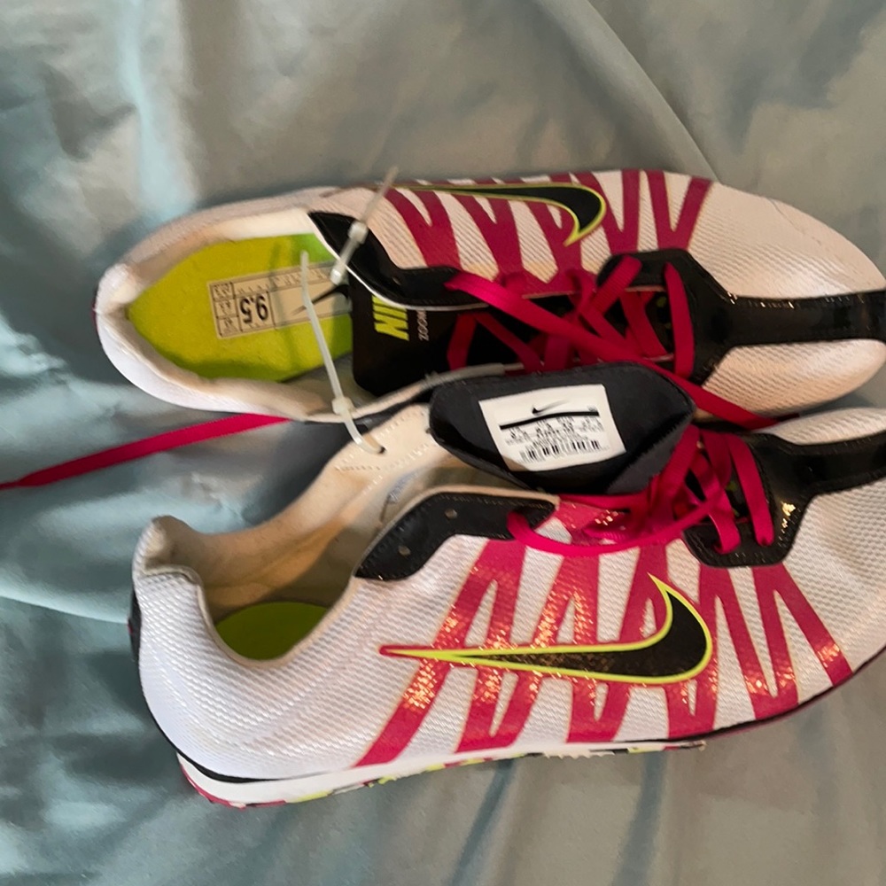 Nike track sneakers brand new size 91/2